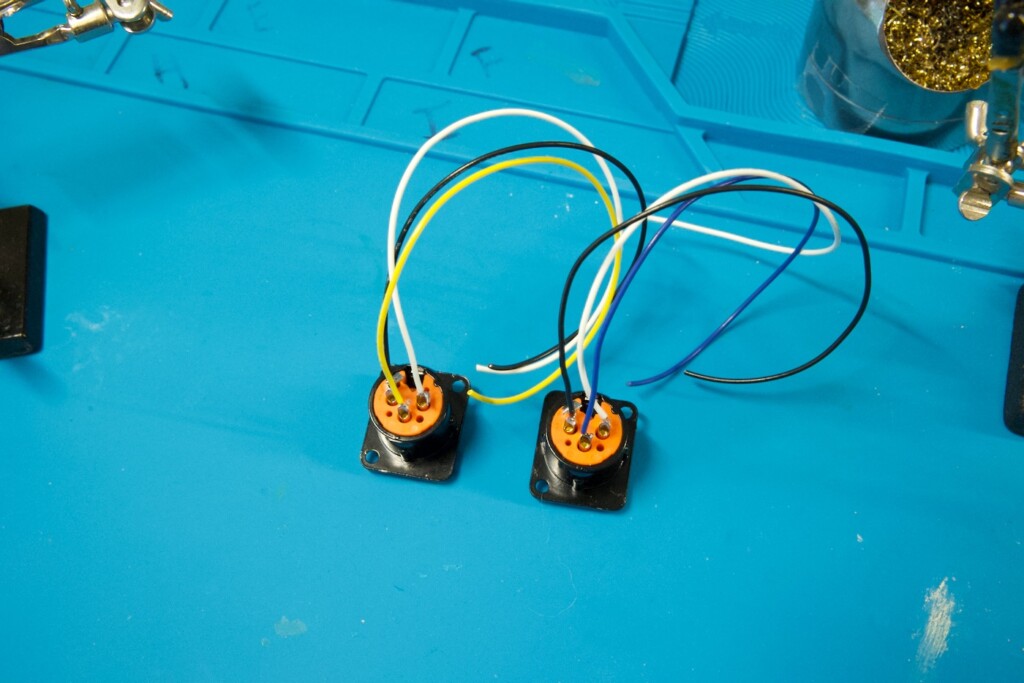 DMX jacks with soldered Pins (Back)